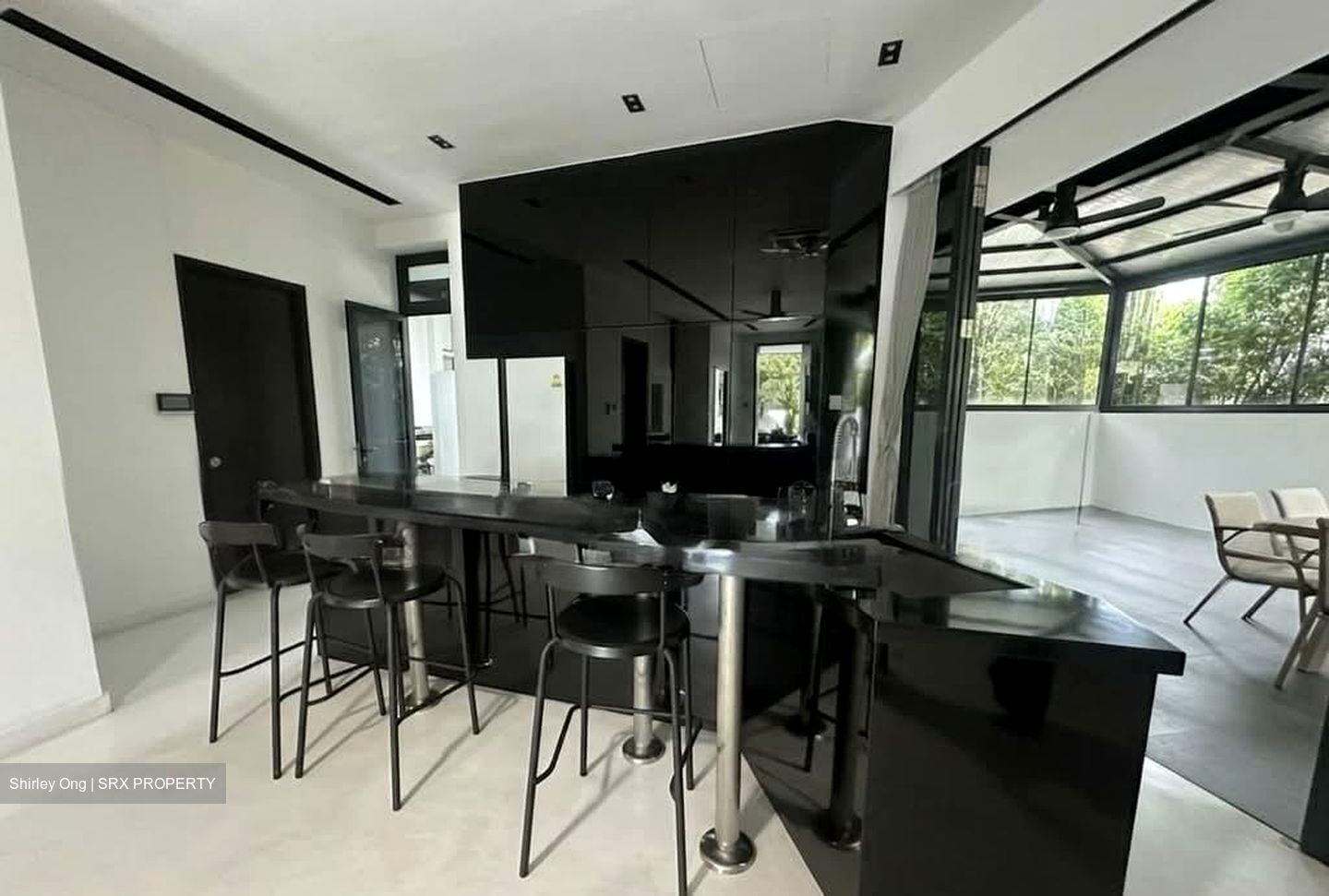 Burgundy Drive (D23), Terrace #575379281